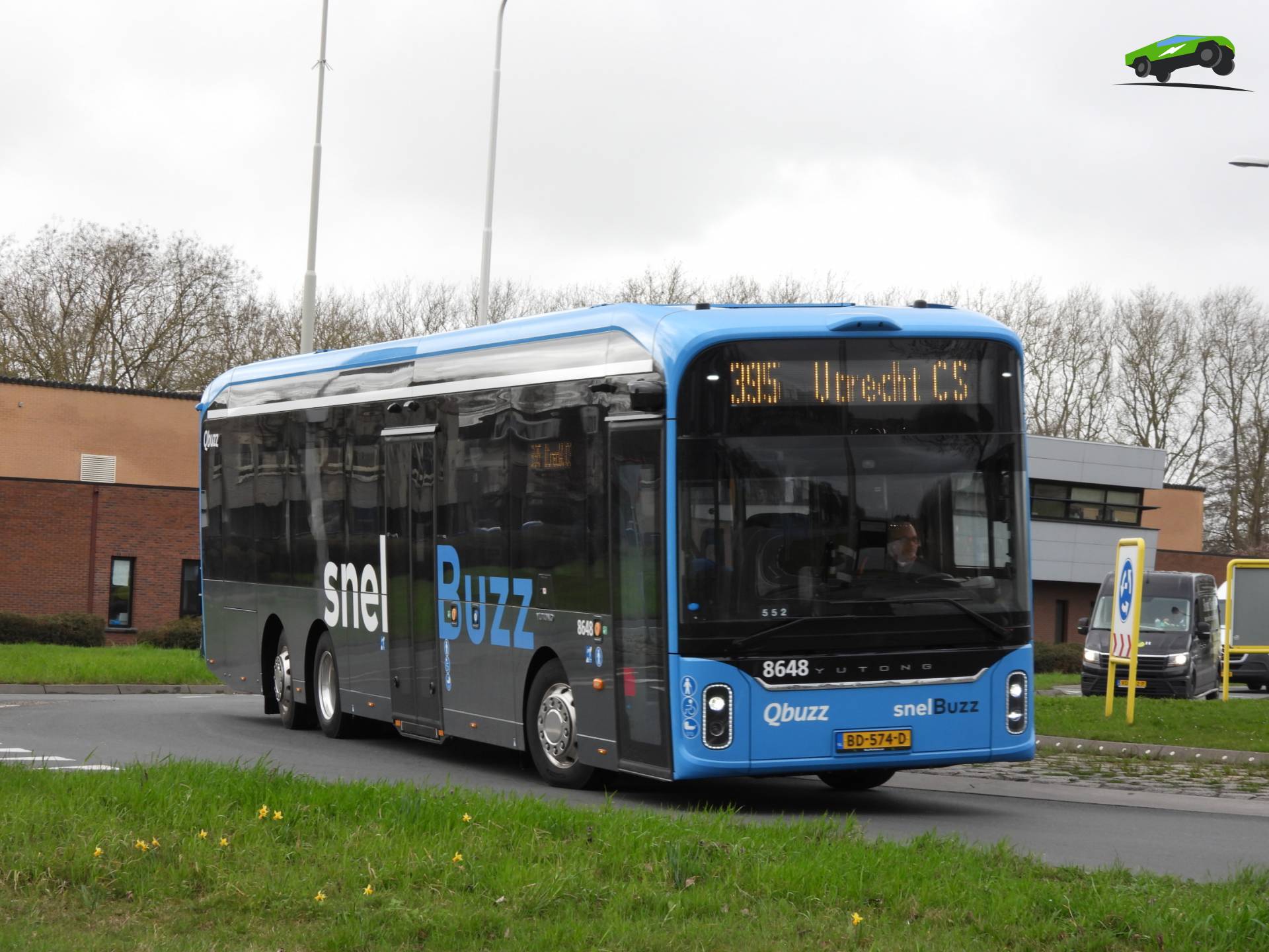 Qbuzz bus ZHN 8648 op lijn 395 bij Lopikerplein
