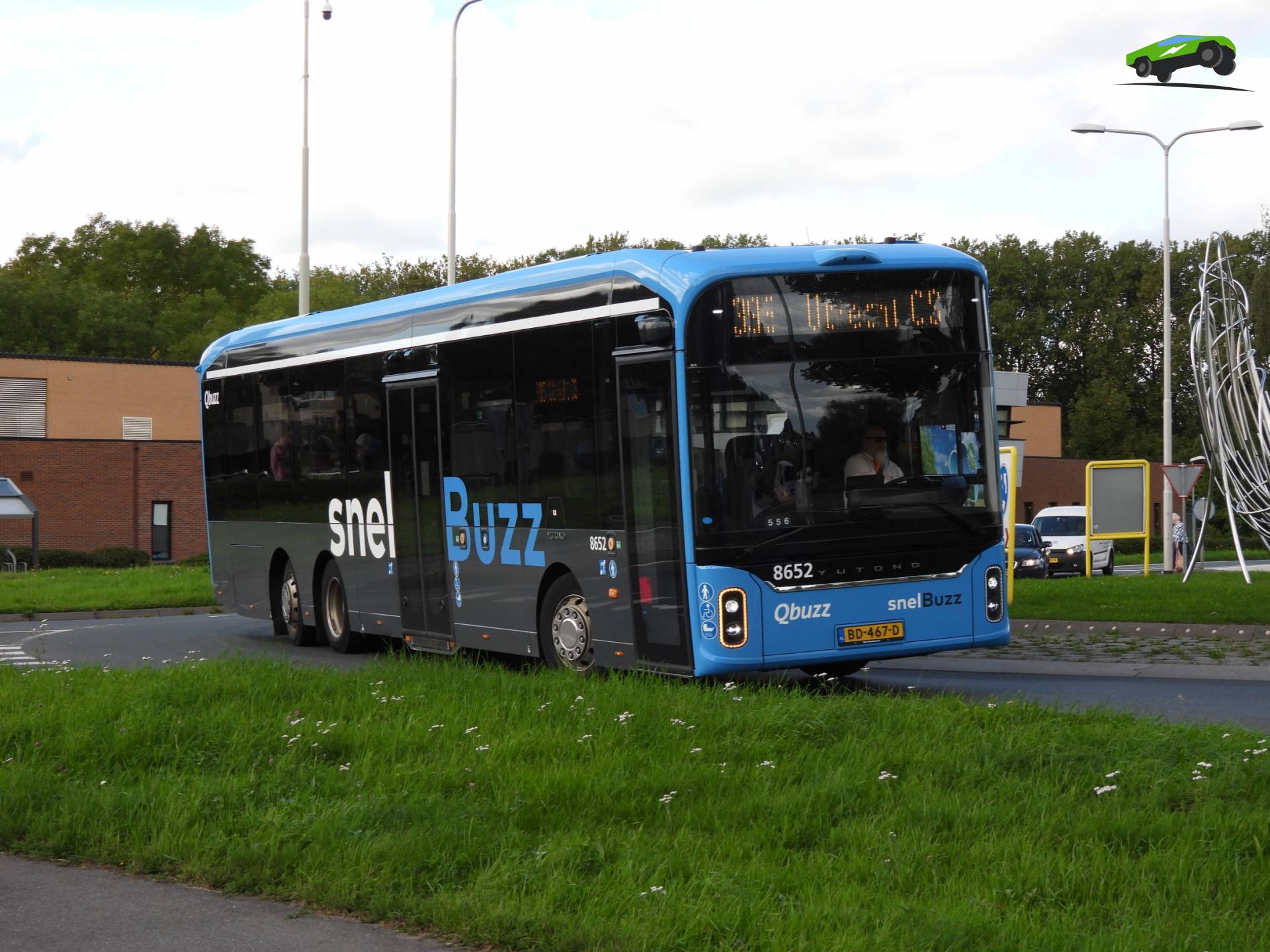 Qbuzz 8652 Yutong U13 LE op lijn 395 naar Utrecht CS