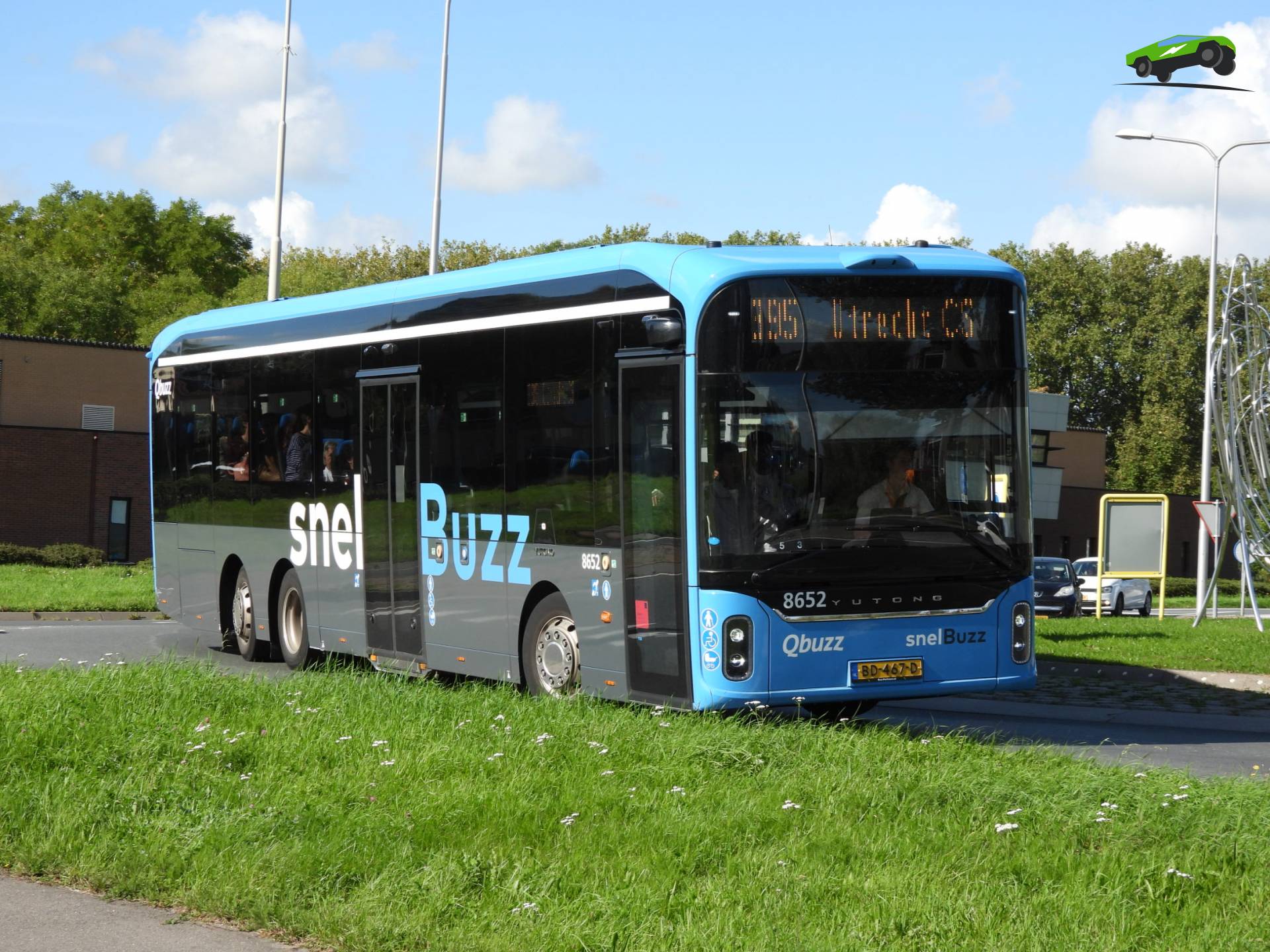 Qbuzz 8652 Yutong U13 LE op lijn 395 naar Utrecht CS