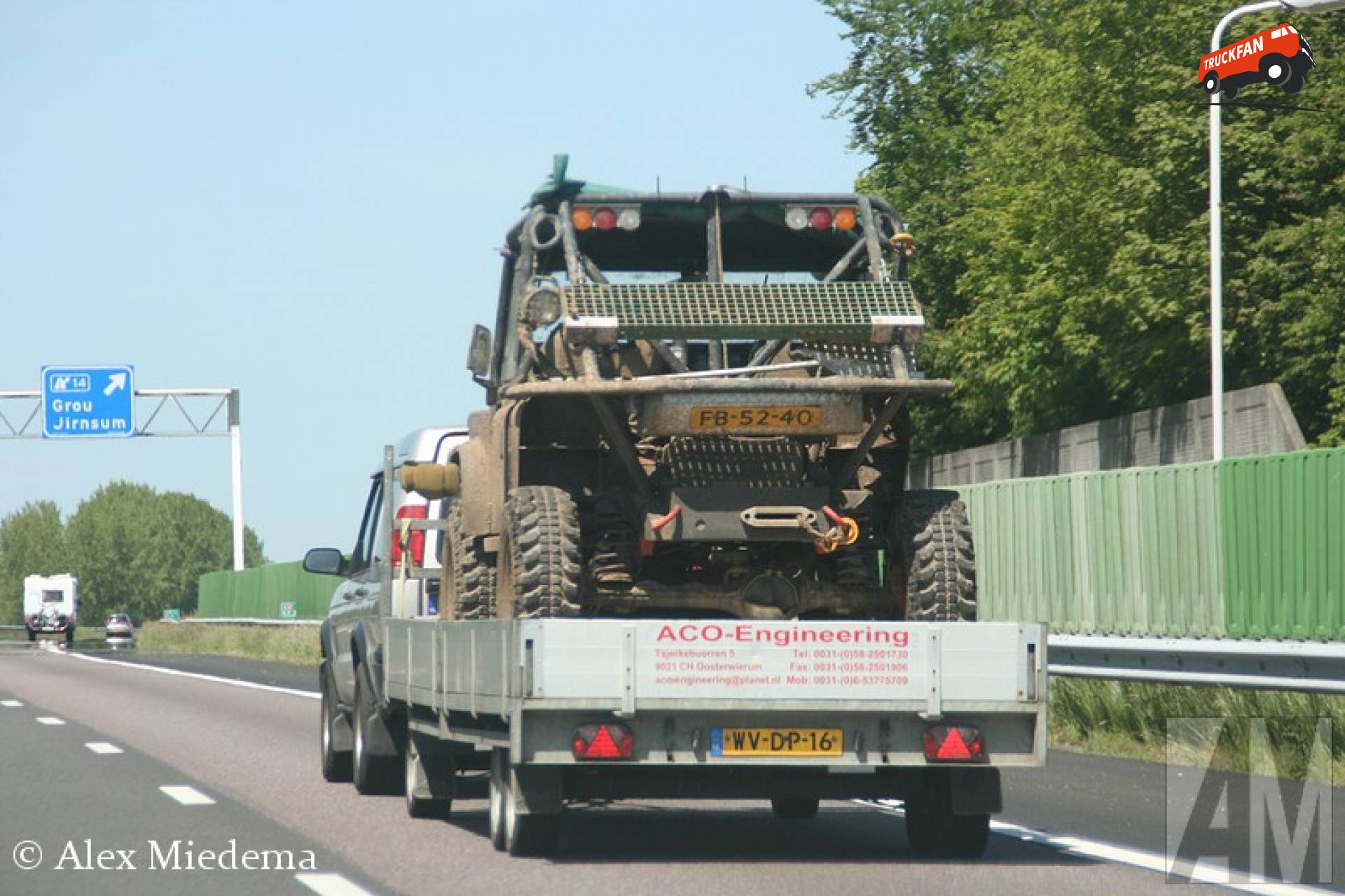 Foto van een Hulco R2, opgebouwd voor autotransport.
