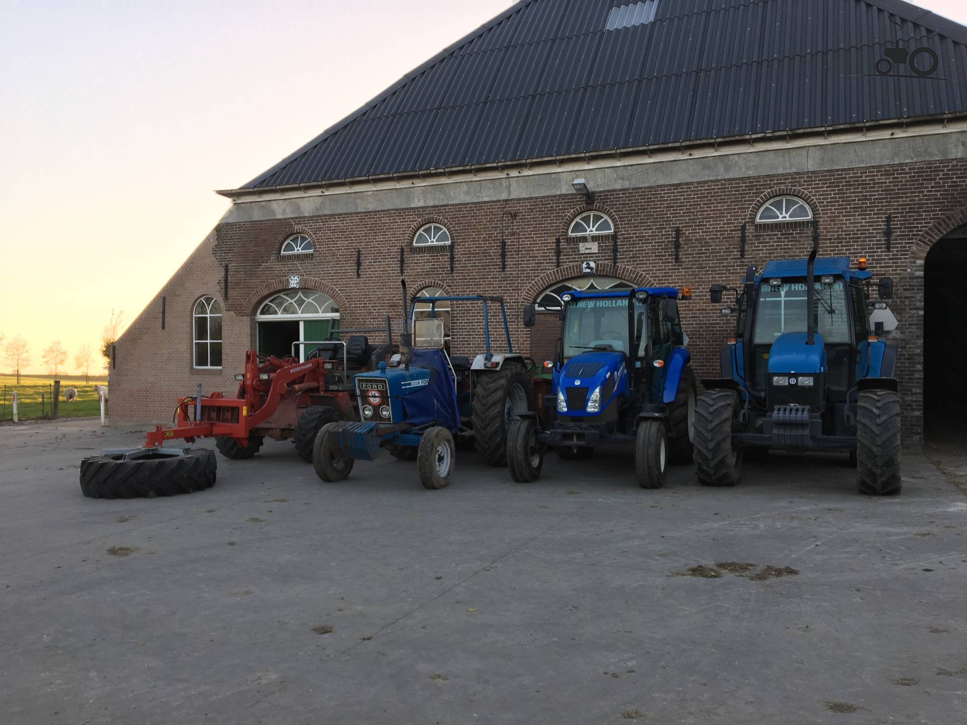 Van links naar rechts: Weidemann 4002 dp, Ford 4600, New Holland TD 5.65 en New Holland TS 90