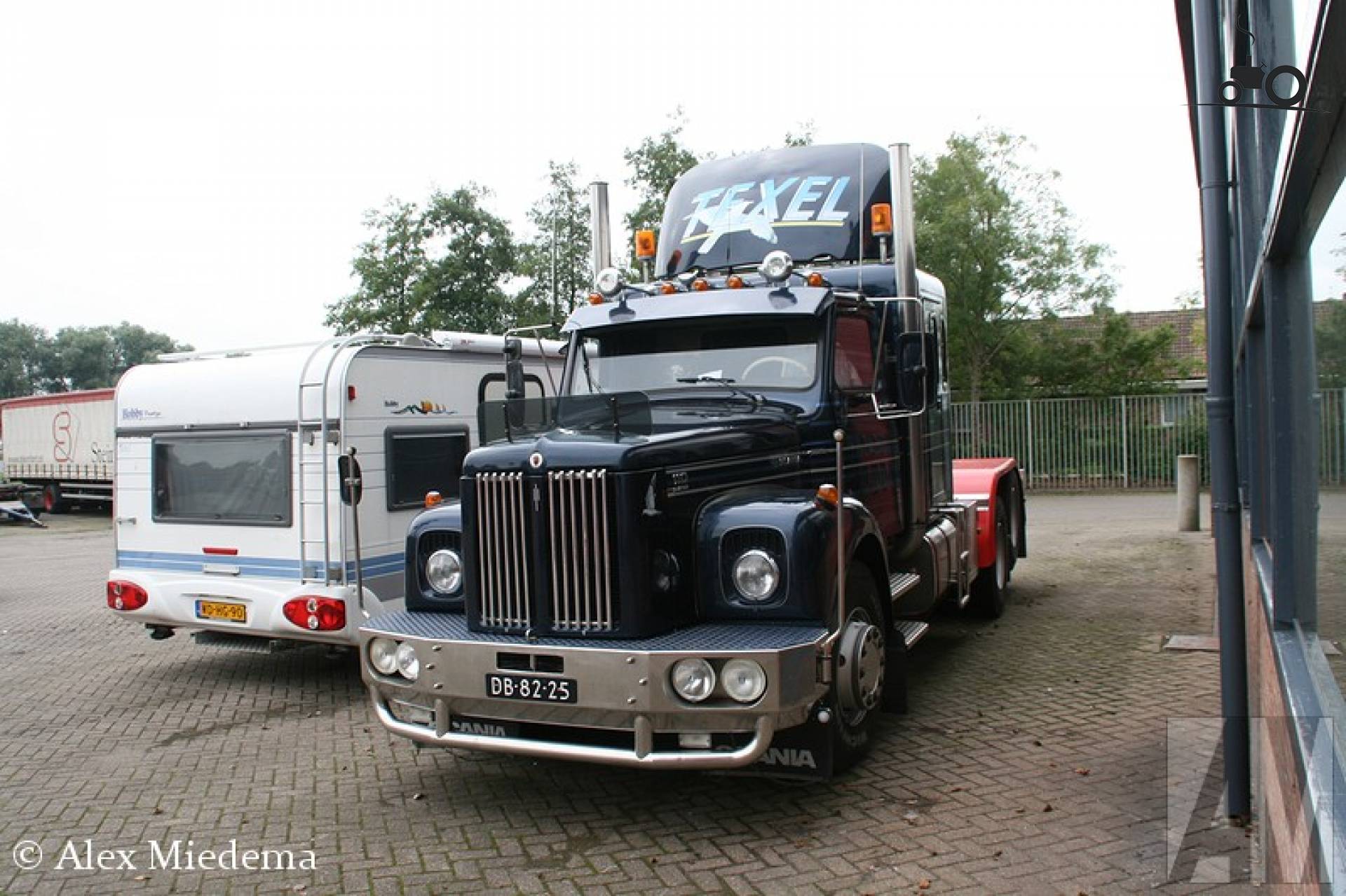 Foto van een Scania L110, opgebouwd als verkoop- / reclamewagen.