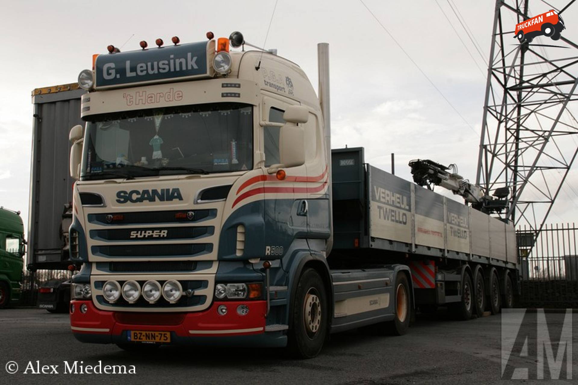 Foto van een Scania R500, door KWB opgebouwd voor steentransport.